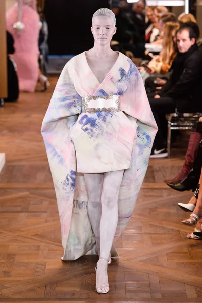 Look 25